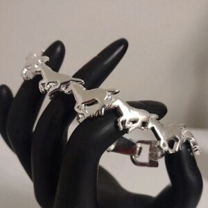 Silver Tone Stallion Running Horse Bracelet With Magnetic Closure Size 7